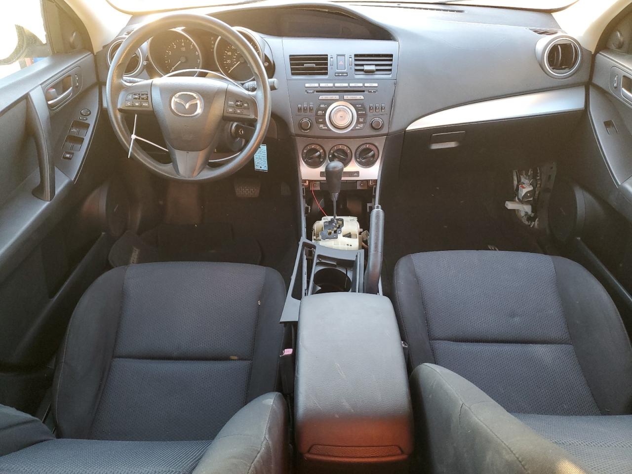 2011 Mazda 3 VIN JM1BL1VG7B1496875 Copart auction photo, front end / minor dent/scratches damage thumbnail 8