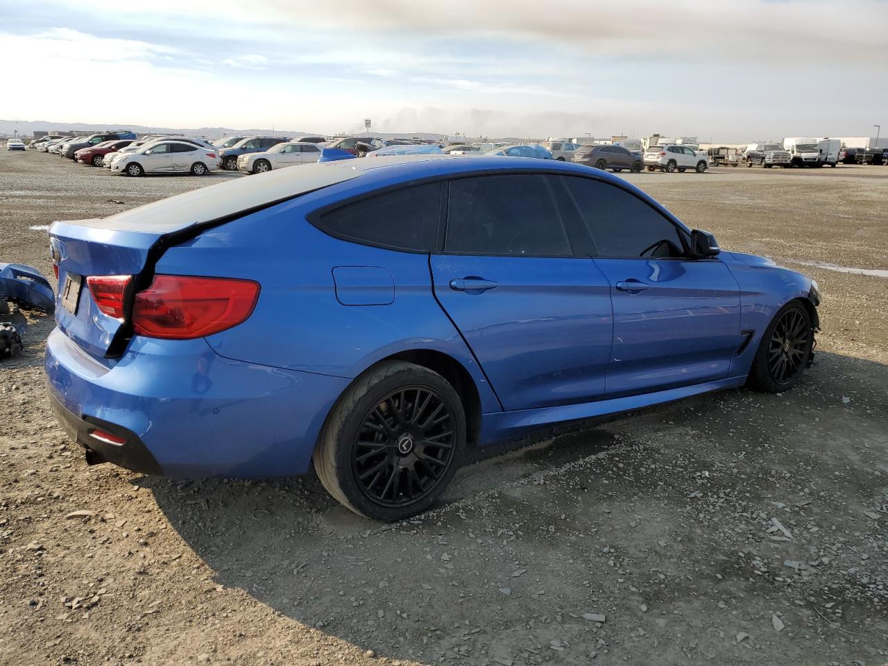 2017 BMW 3er VIN WBA8Y3C34HG450964 Copart auction photo, all over damage thumbnail 3
