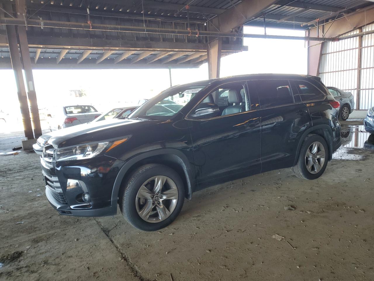 2019 Toyota Highlander VIN 5TDDZRFH9KS977677