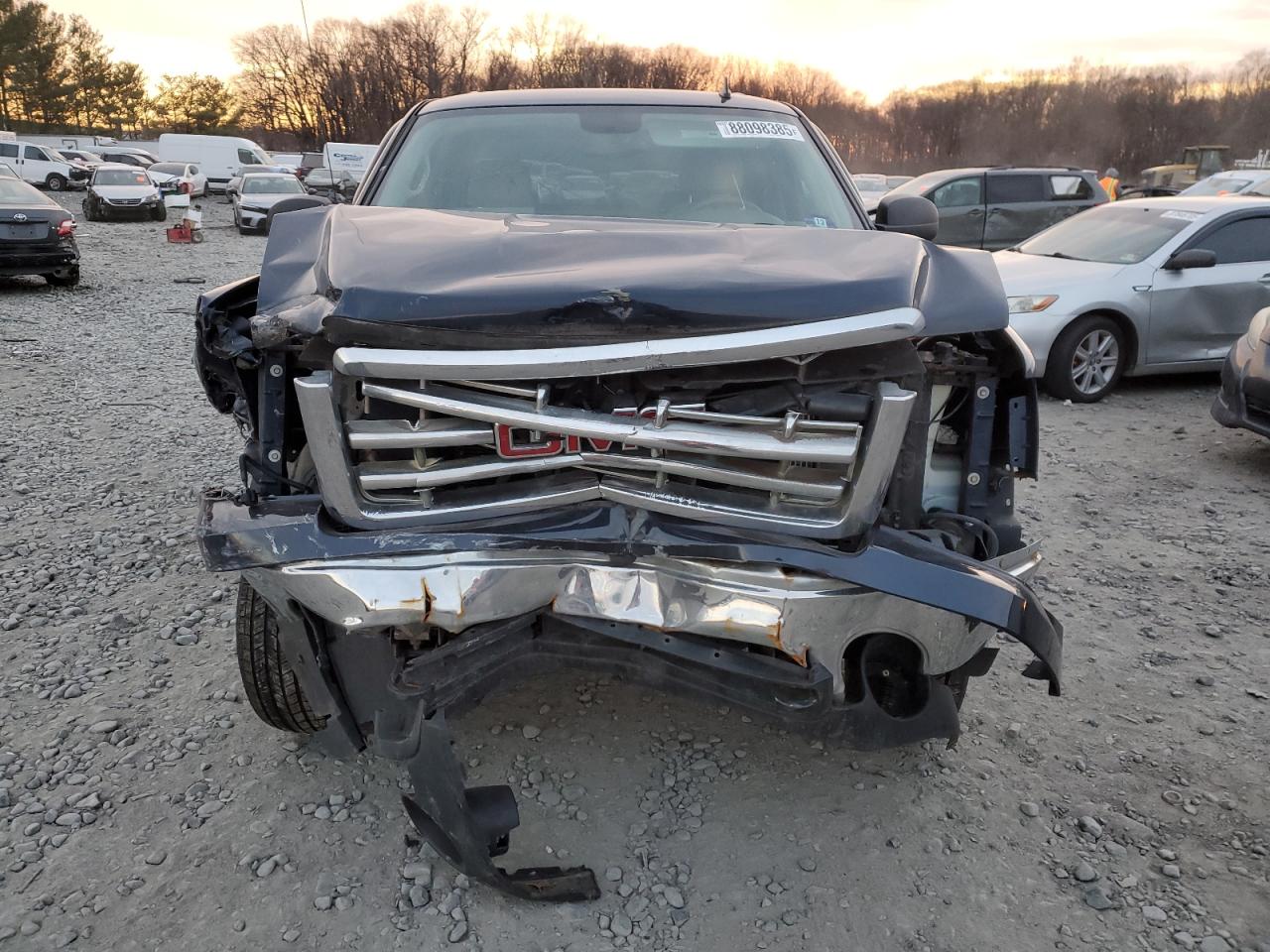 2008 GMC Sierra VIN 2GTEK133X81182012 Copart auction photo, front end damage thumbnail 5