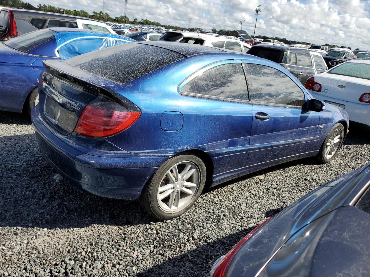 2003 Mercedes-Benz C-klasse VIN WDBRN40J33A492772 Copart auction photo, water/flood damage thumbnail 3