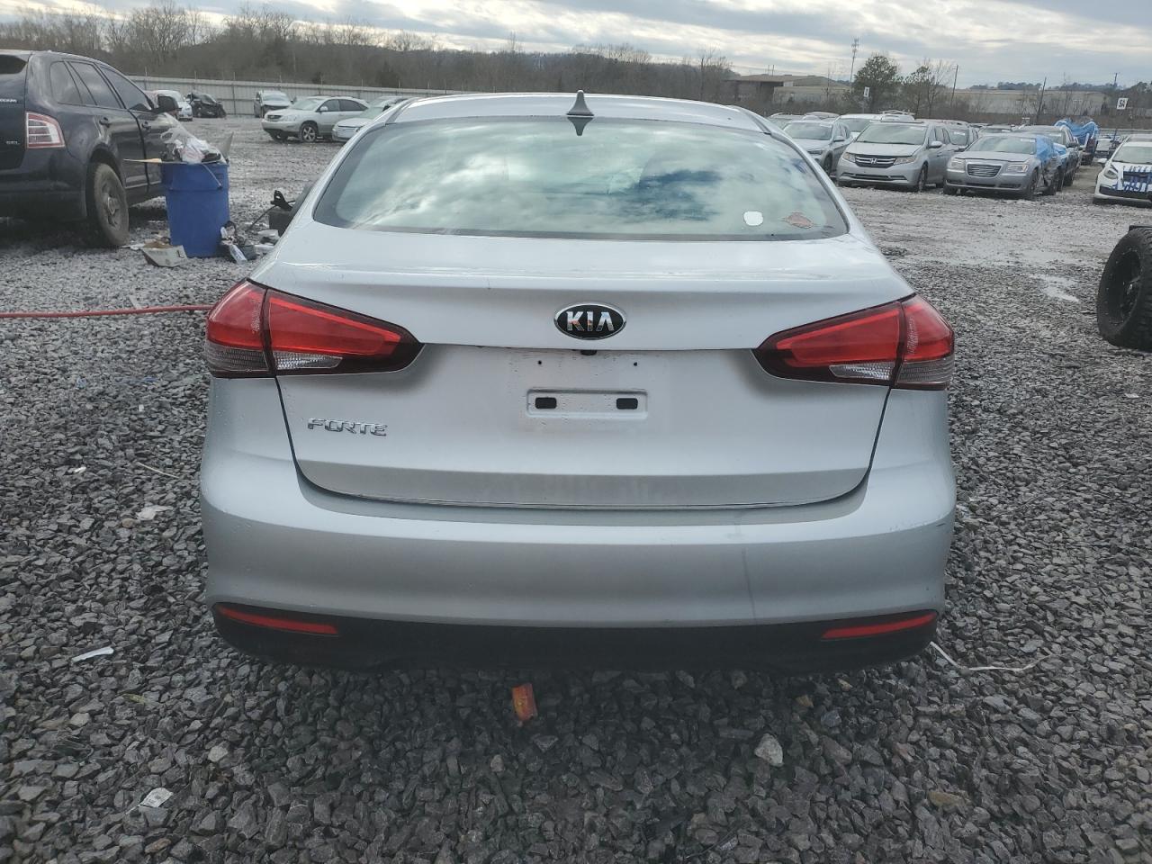 2017 KIA Forte VIN 3KPFL4A74HE086386 Copart auction photo, front end / side damage thumbnail 6