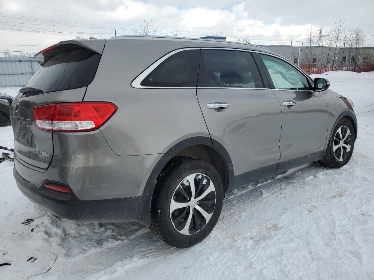 2017 KIA Sorento VIN 5XYPHDA19HG283090 Copart auction photo, undercarriage / front end damage thumbnail 3