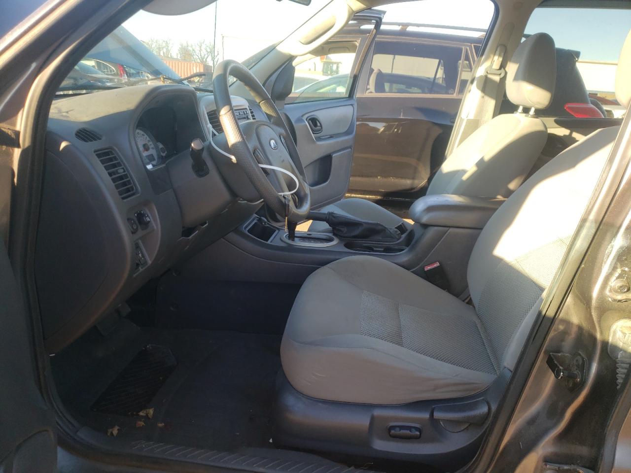 2006 Ford Escape VIN 1FMYU93146KD25405 Copart auction photo, front end damage thumbnail 7