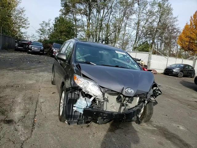 2016 Toyota Sienna VIN 5TDYK3DC0GS744420 Copart auction photo, front end / side damage thumbnail 11