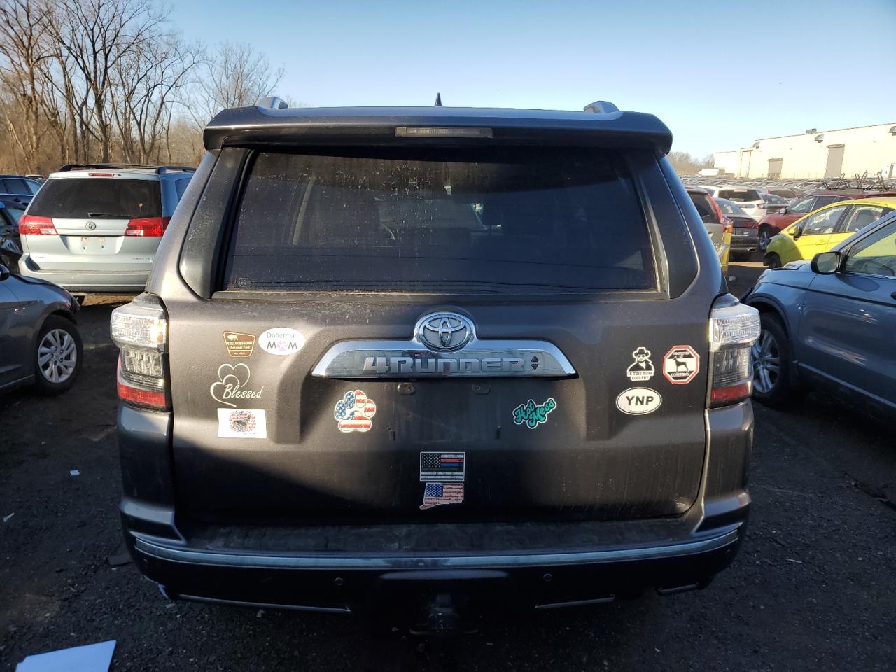 2015 Toyota 4Runner VIN JTEBU5JR8F5241514 Copart auction photo, front end / minor dent/scratches damage thumbnail 6