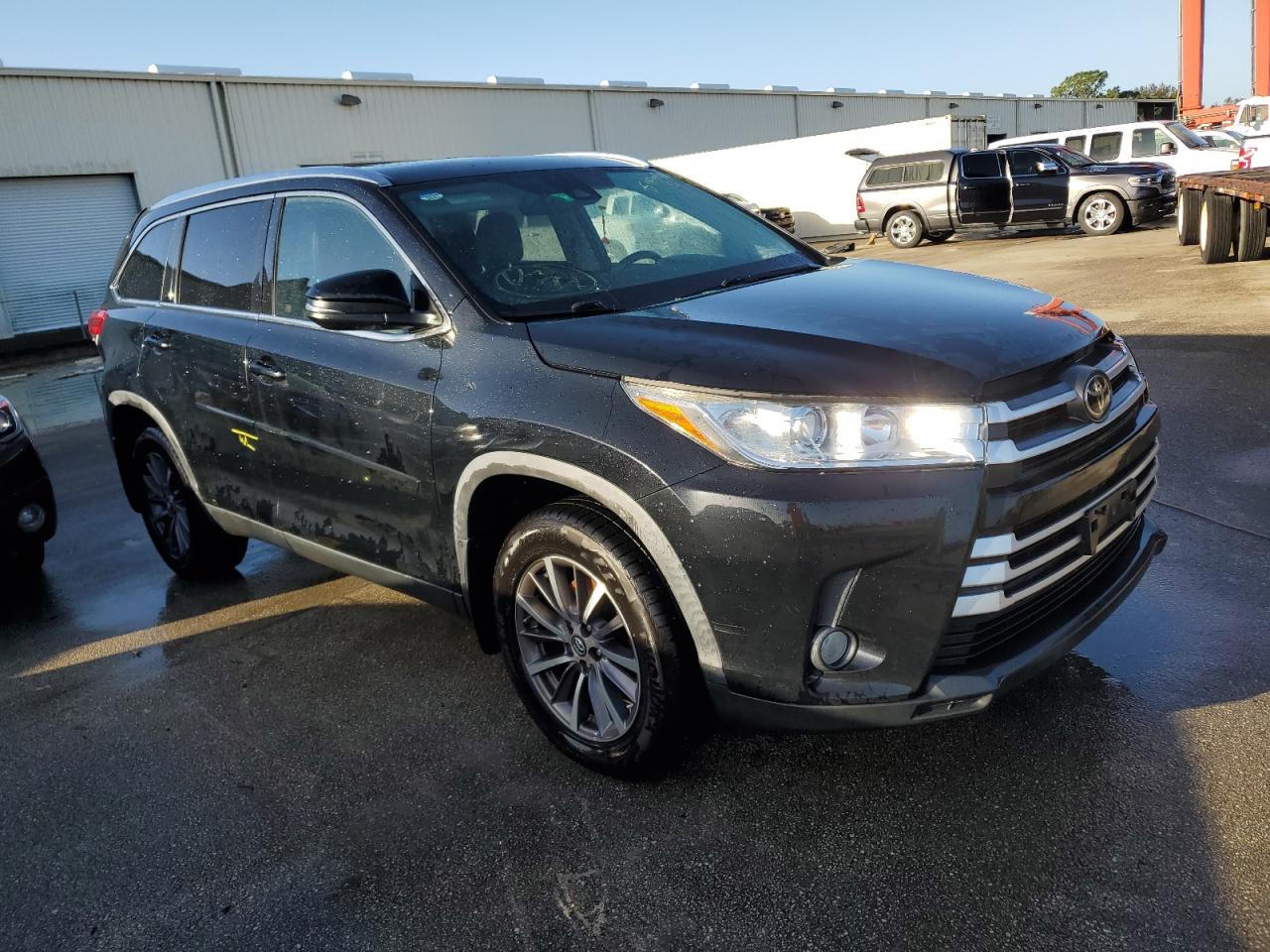 2019 Toyota Highlander VIN 5TDJZRFH2KS606962 Copart auction photo, water/flood damage thumbnail 4