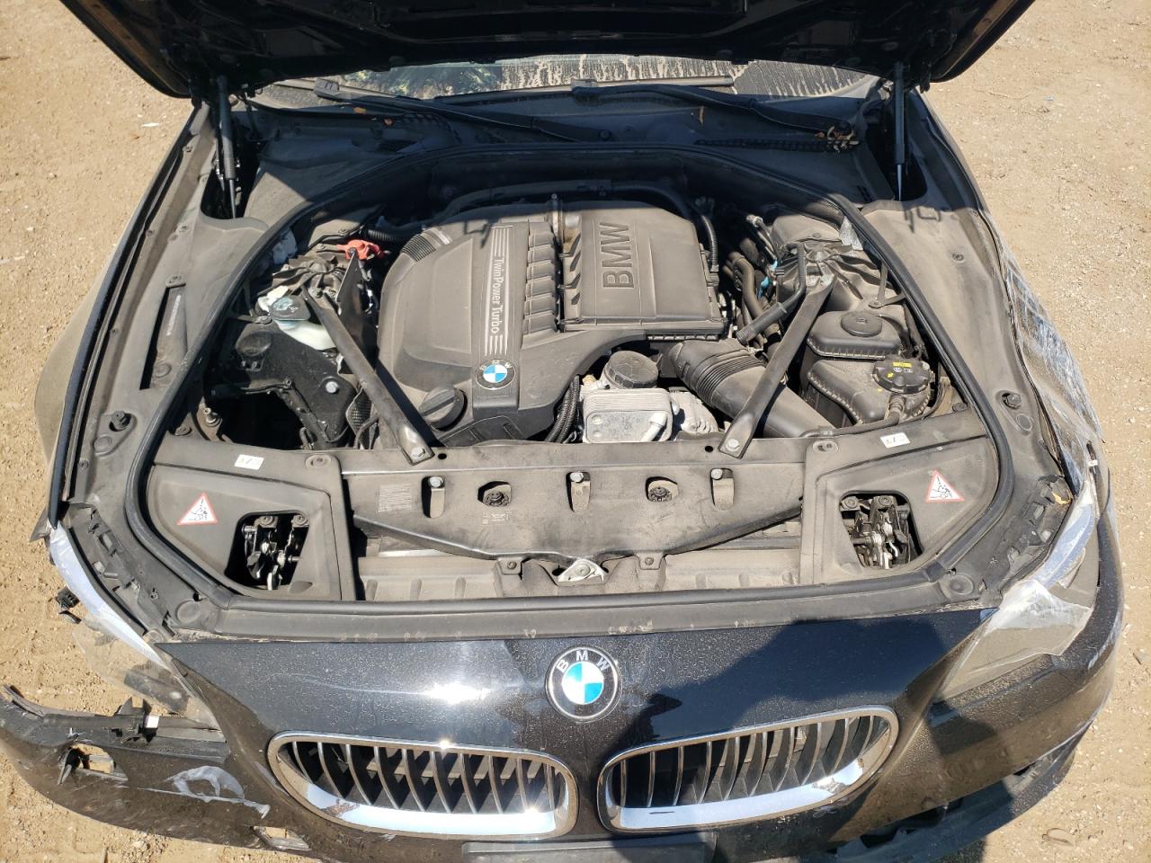 2016 BMW 5er VIN WBA5B3C55GG257114 Copart auction photo, all over / front end damage thumbnail 11
