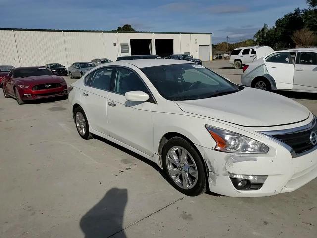 2015 Nissan Altima VIN 1N4AL3AP2FC438265 Copart auction photo, all over damage thumbnail 11