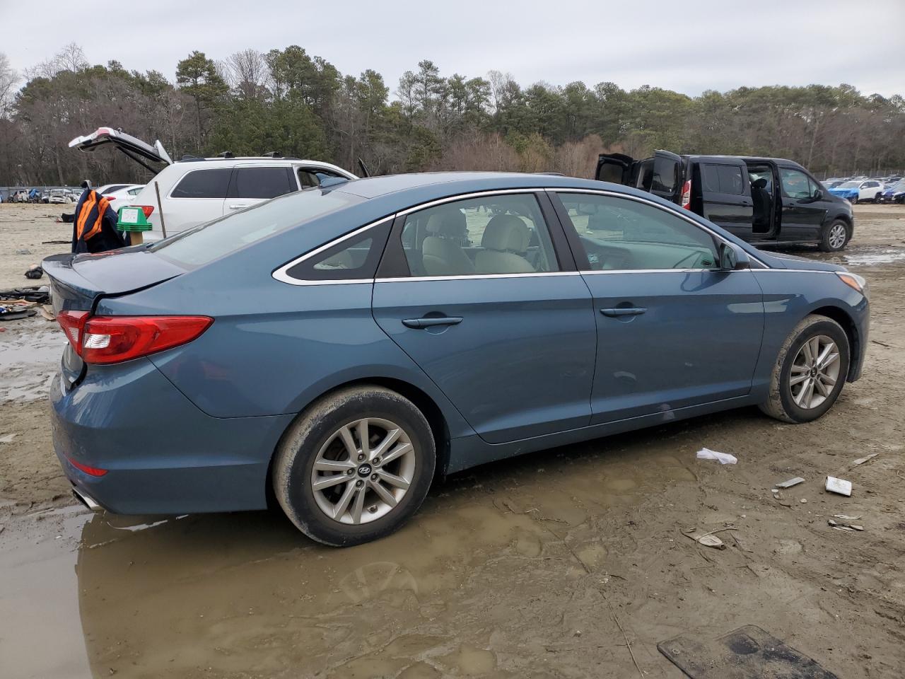 2017 Hyundai Sonata VIN 5NPE24AFXHH556986 Copart auction photo, rear end damage thumbnail 3