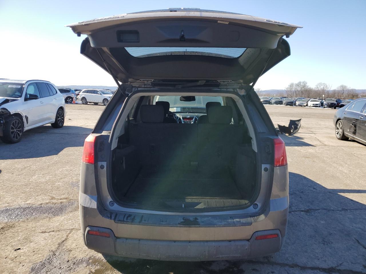 2011 GMC Terrain VIN 2CTFLTECXB6362986 Copart auction photo, minor dent/scratches damage thumbnail 6