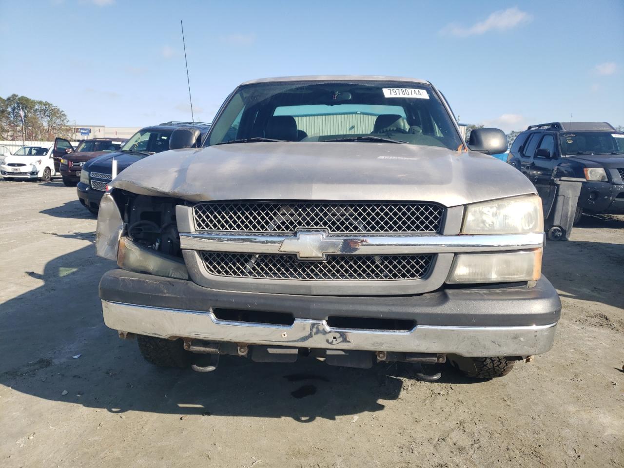 2004 Chevrolet Silverado VIN 2GCEC19V741304180 Copart auction photo, all over damage thumbnail 5