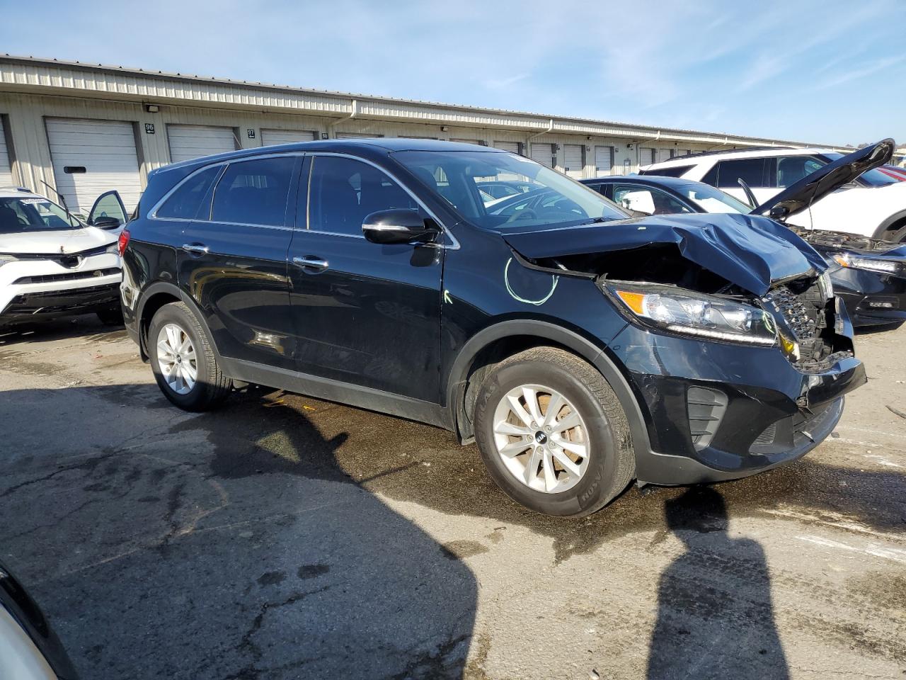 2019 KIA Sorento VIN 5XYPG4A32KG586448 Copart auction photo, front end damage thumbnail 4