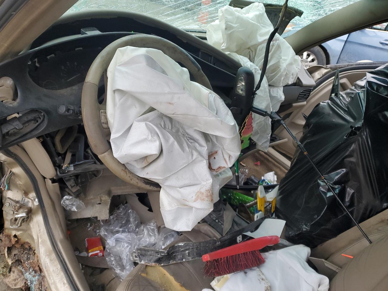 2004 Buick Regal VIN 2G4WB52K141300975 Copart auction photo, biohazard/chemical / all over damage thumbnail 8