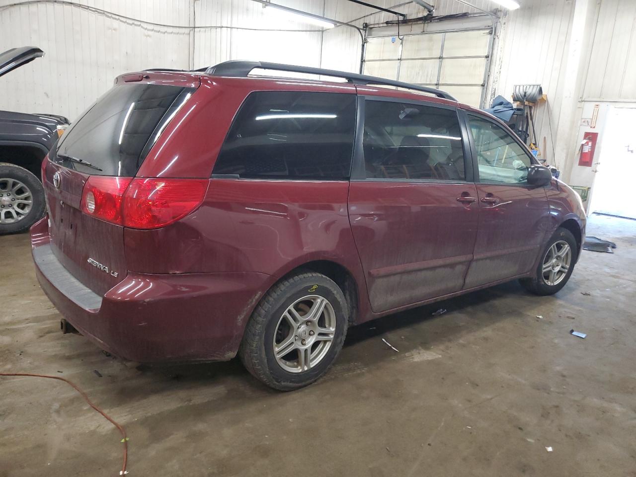2008 Toyota Sienna VIN 5TDZK23CX8S164898 Copart auction photo, side / front end damage thumbnail 3