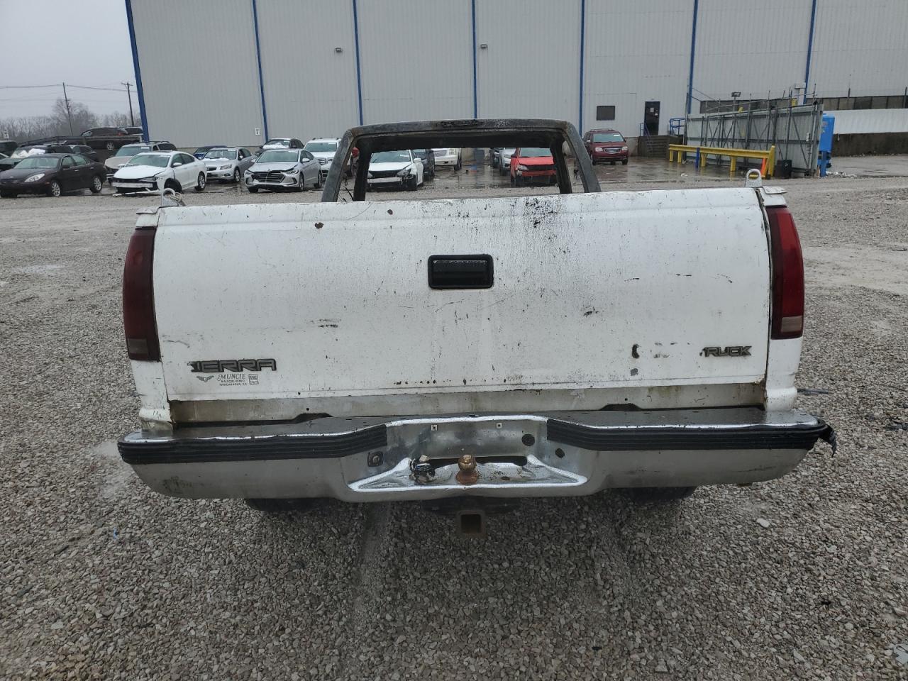 1997 GMC Sierra VIN 1GTGC24R3VZ522487 Copart auction photo, burn - engine damage thumbnail 6