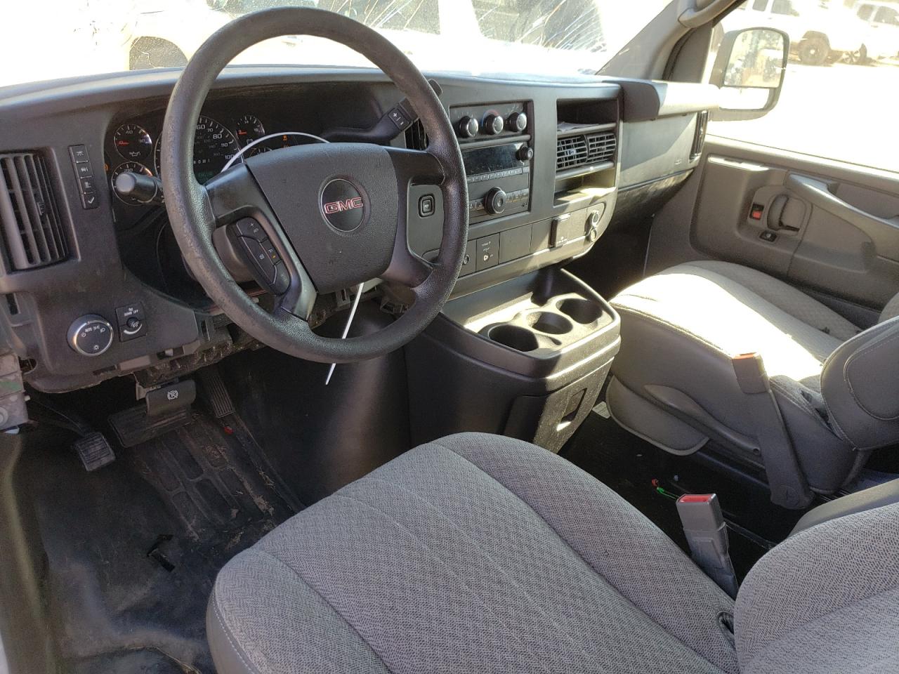 2015 GMC Savana VIN 1GTW7FCF5F1902462 Copart auction photo, front end damage thumbnail 8
