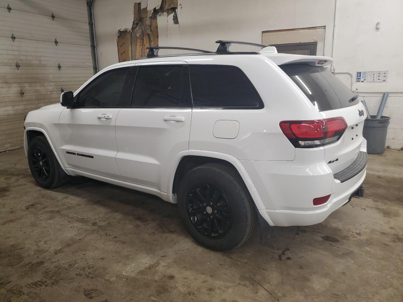 2020 Jeep Grand Cherokee VIN 1C4RJFAG4LC305281 Copart auction photo, front end damage thumbnail 2