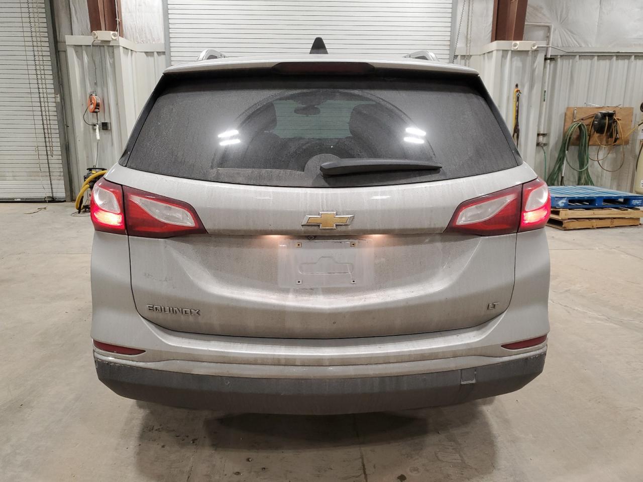 2019 Chevrolet Equinox VIN 2GNAXKEV3K6142568 Copart auction photo, side / minor dent/scratches damage thumbnail 6