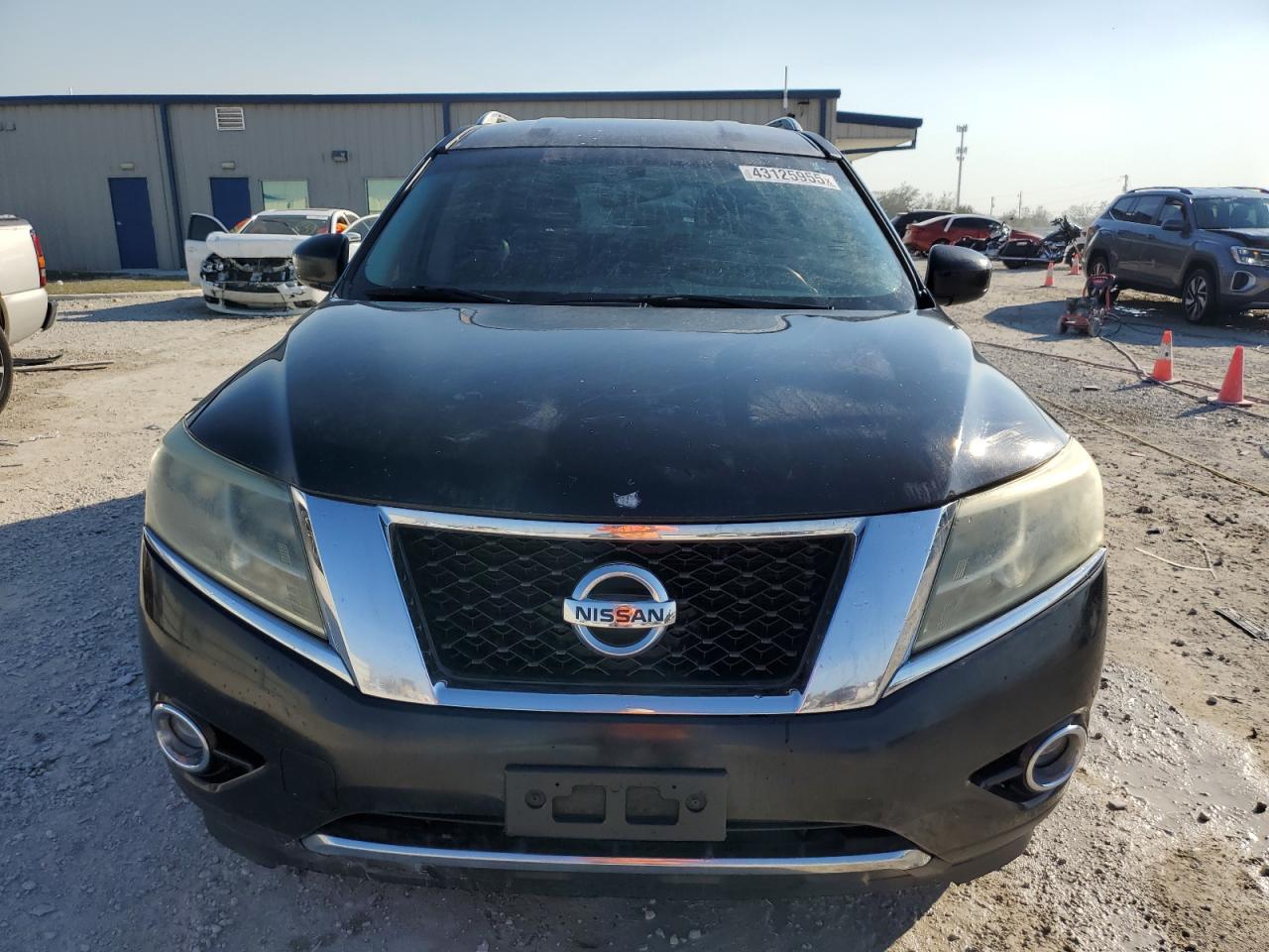 2015 Nissan Pathfinder VIN 5N1AR2MNXFC621325 Copart auction photo, rear end / burn damage thumbnail 5