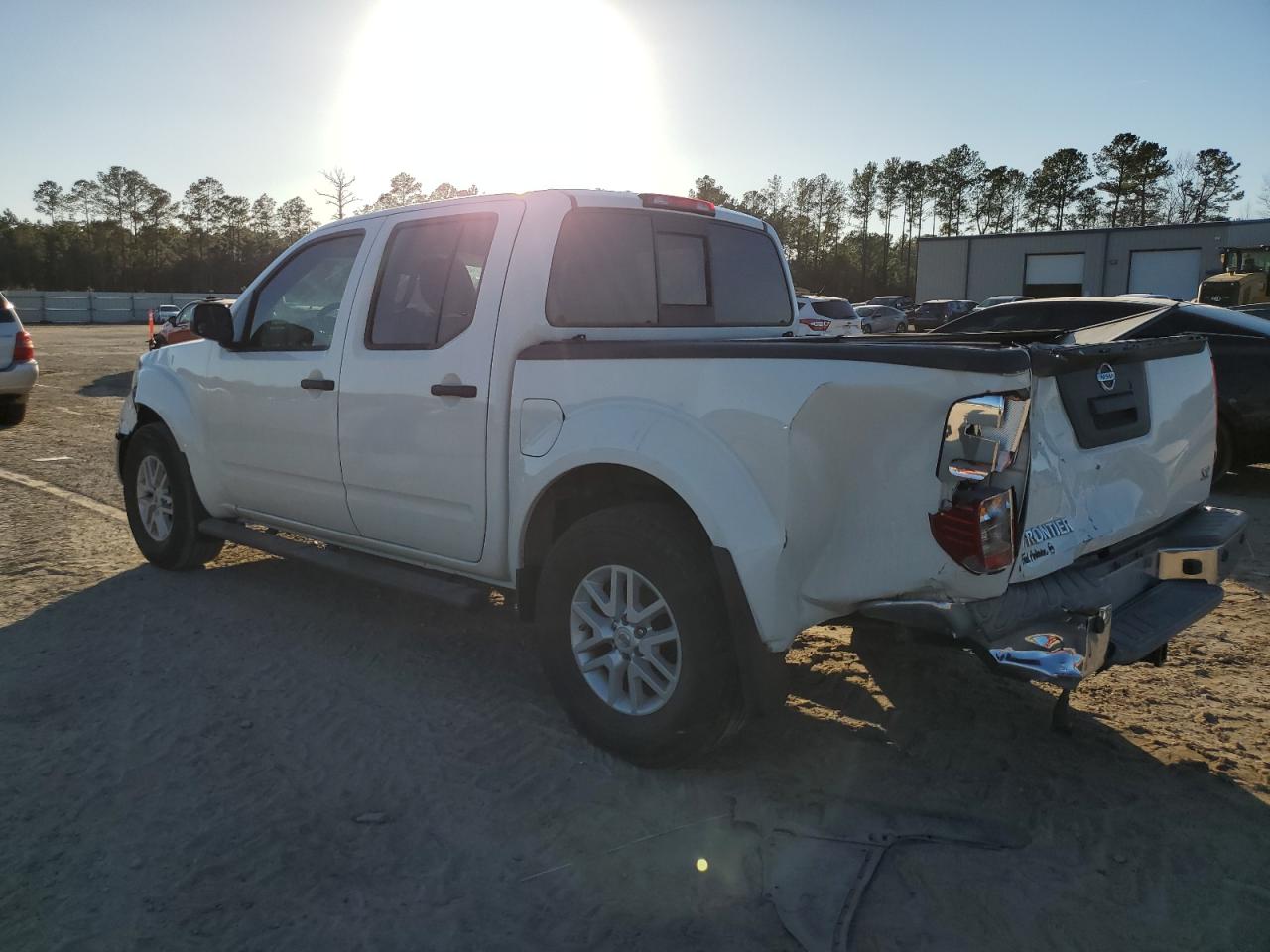 2018 Nissan Navara (Frontier) VIN 1N6AD0ERXJN755951 Copart auction photo, all over damage thumbnail 2
