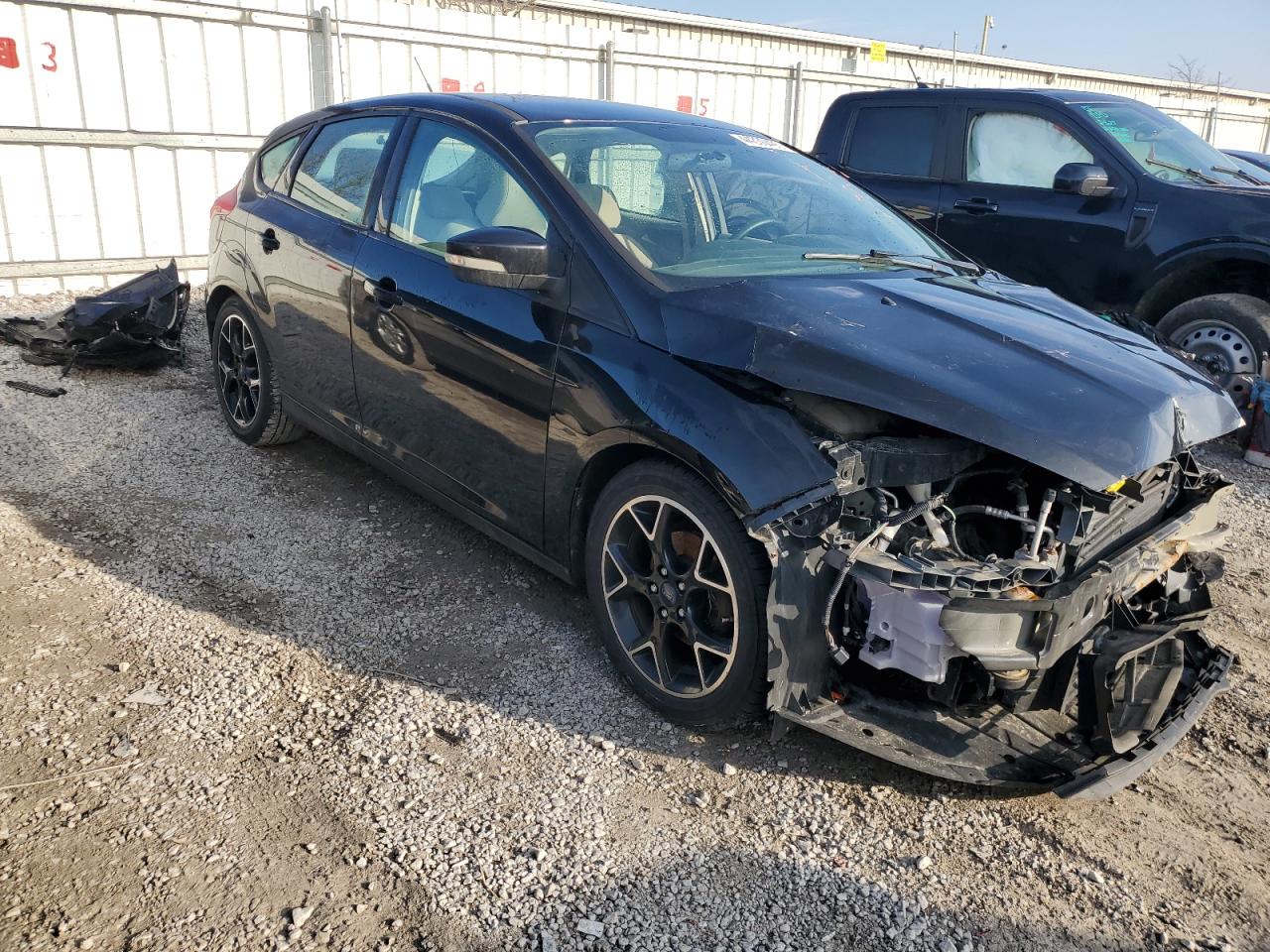 2016 Ford Focus VIN 1FADP3K28GL324244 Copart auction photo, front end / side damage thumbnail 4