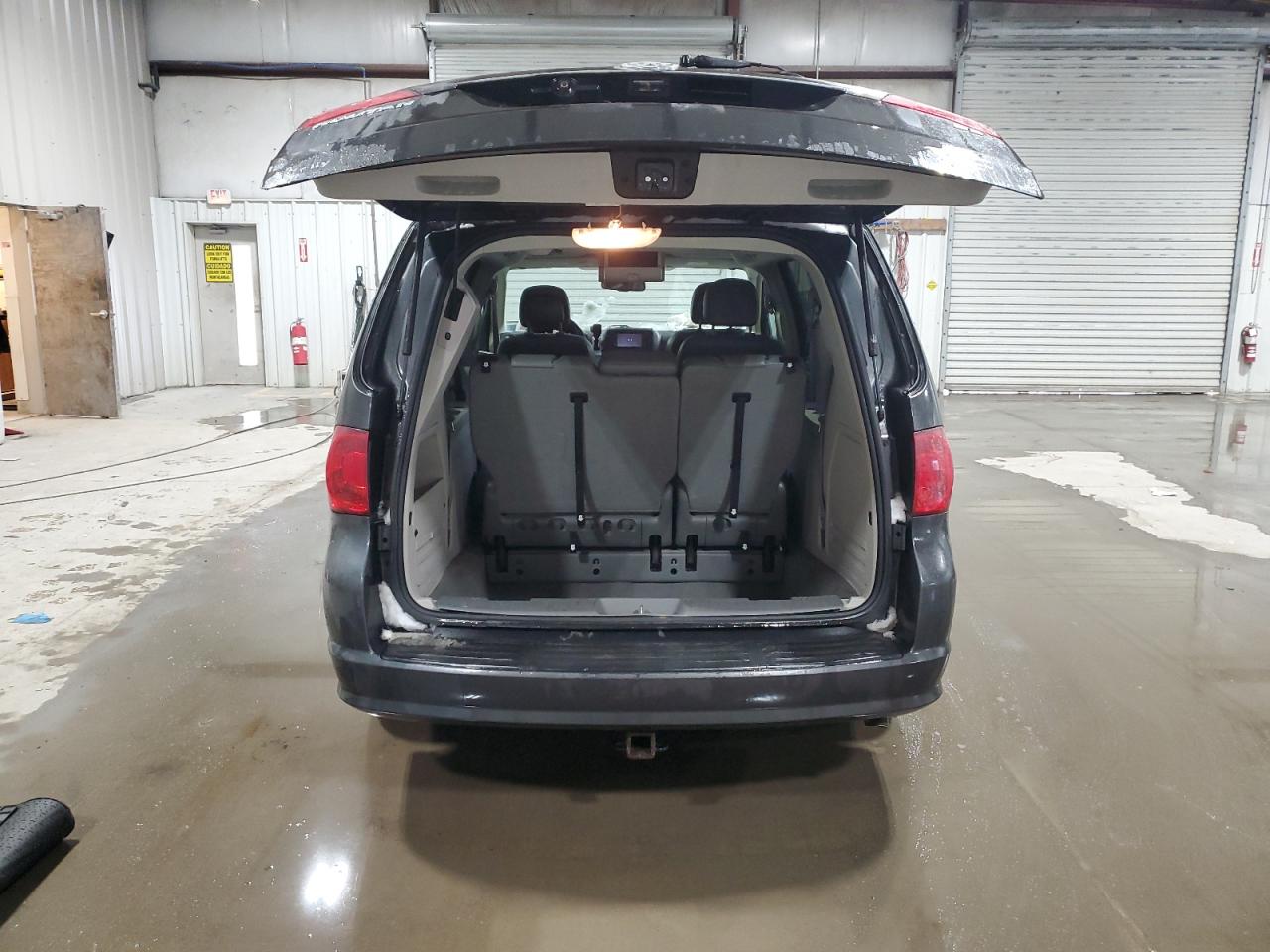 2012 Volkswagen Routan VIN 2C4RVABG1CR355097 Copart auction photo, front end damage thumbnail 6