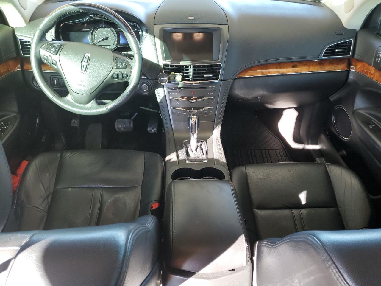 2019 Lincoln MKT VIN 2LMHJ5ATXKBL01642 Copart auction photo, front end damage thumbnail 8