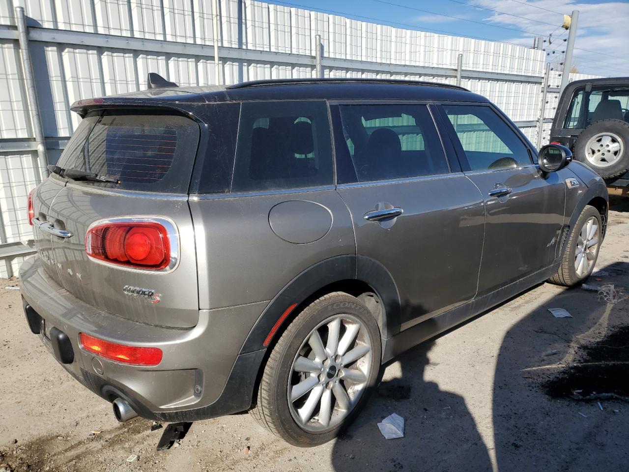 2017 MINI Cooper VIN WMWLU5C52H2E80502 Copart auction photo, front end / minor dent/scratches damage thumbnail 3