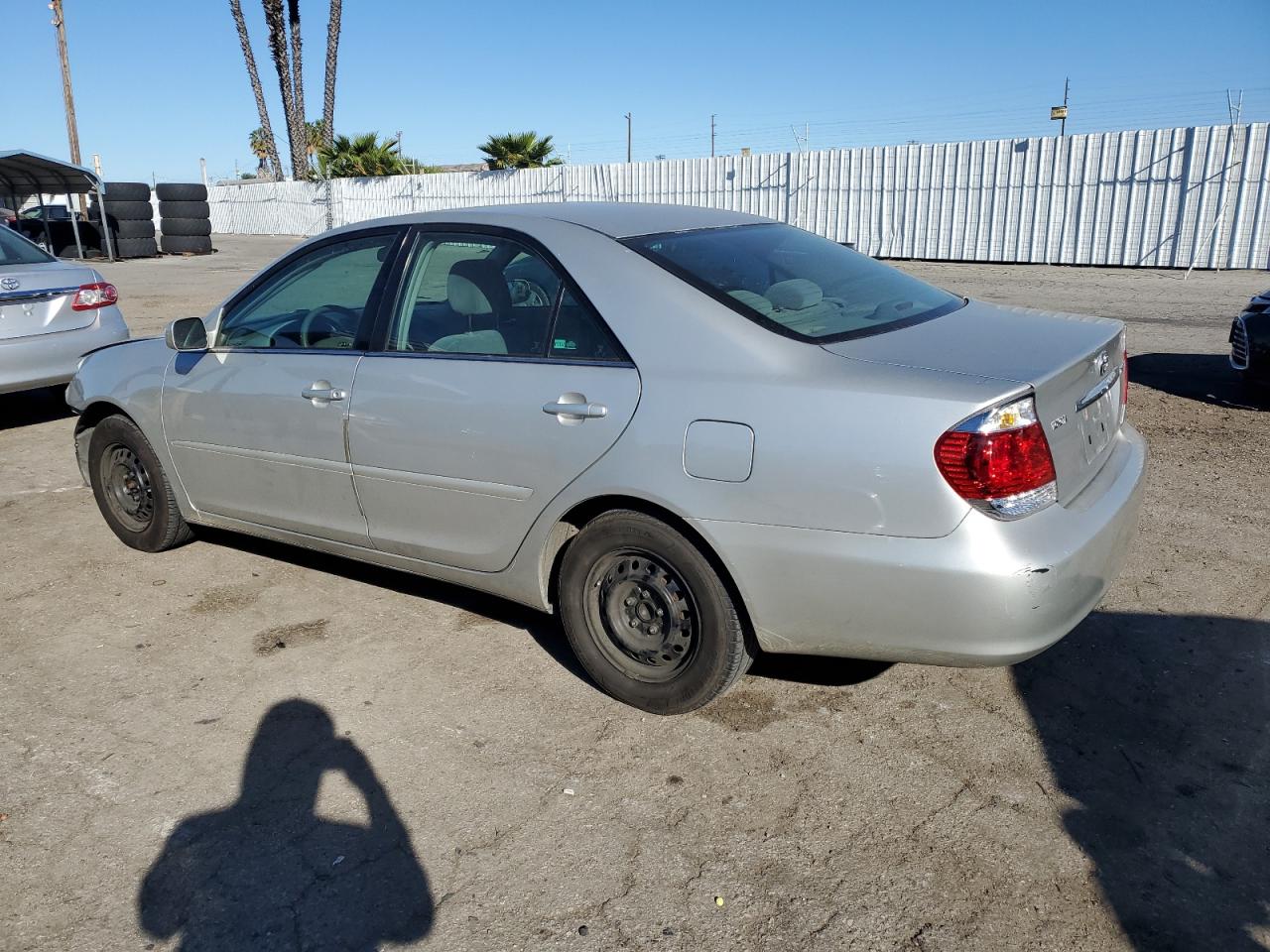 2005 Toyota Camry VIN 4T1BE30K45U549645 Copart auction photo, front end damage thumbnail 2