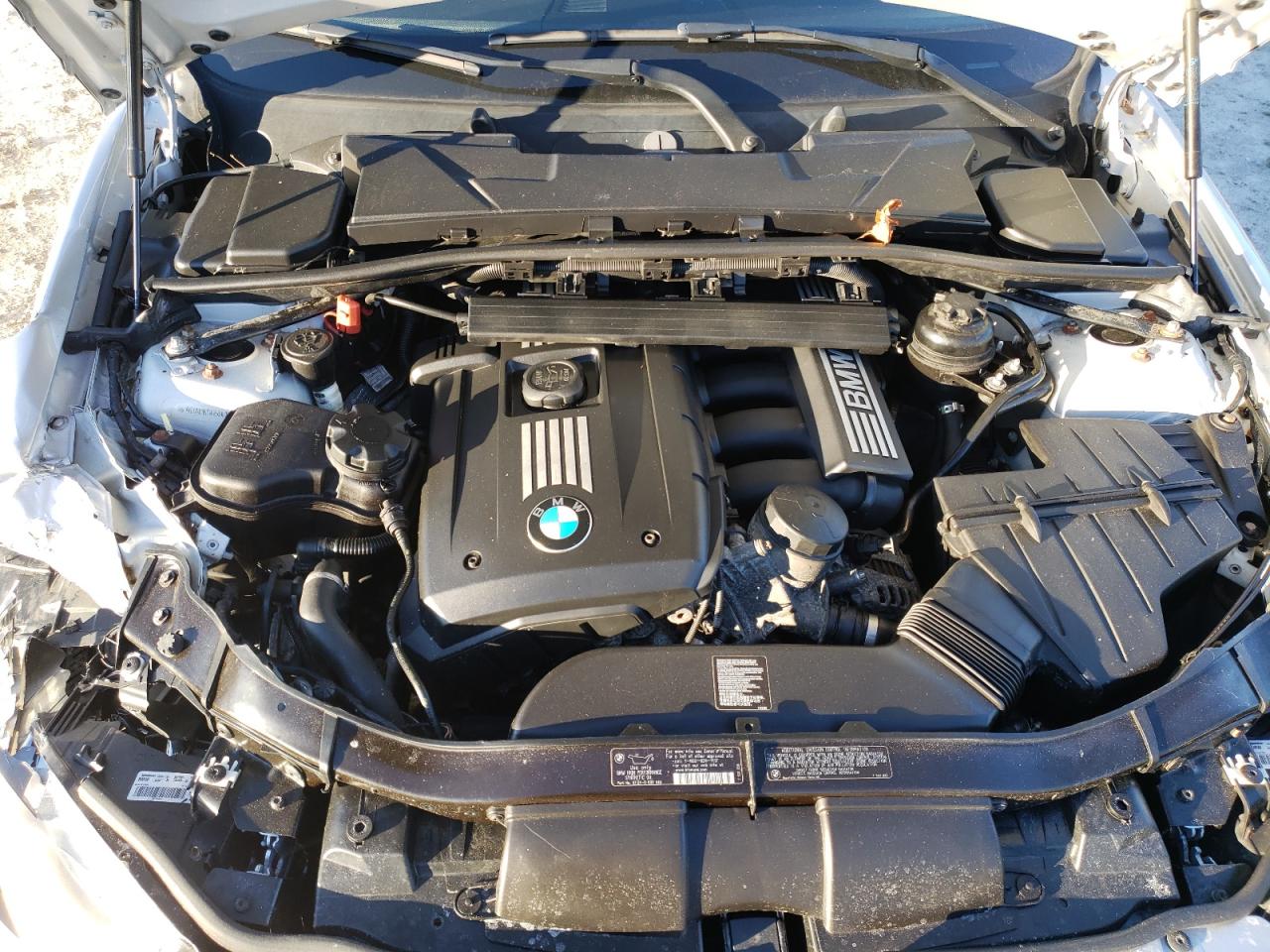 2011 BMW 3er VIN WBAPK5G59BNN80827 Copart auction photo, front end / minor dent/scratches damage thumbnail 11