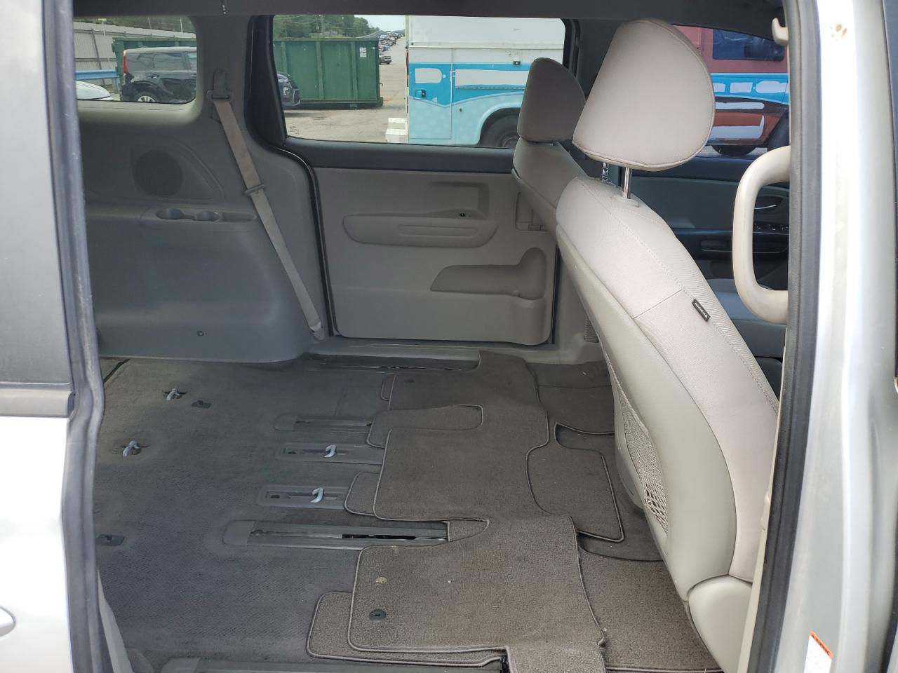 2018 KIA Sedona VIN KNDMB5C19J6349914 Copart auction photo, front end damage thumbnail 11
