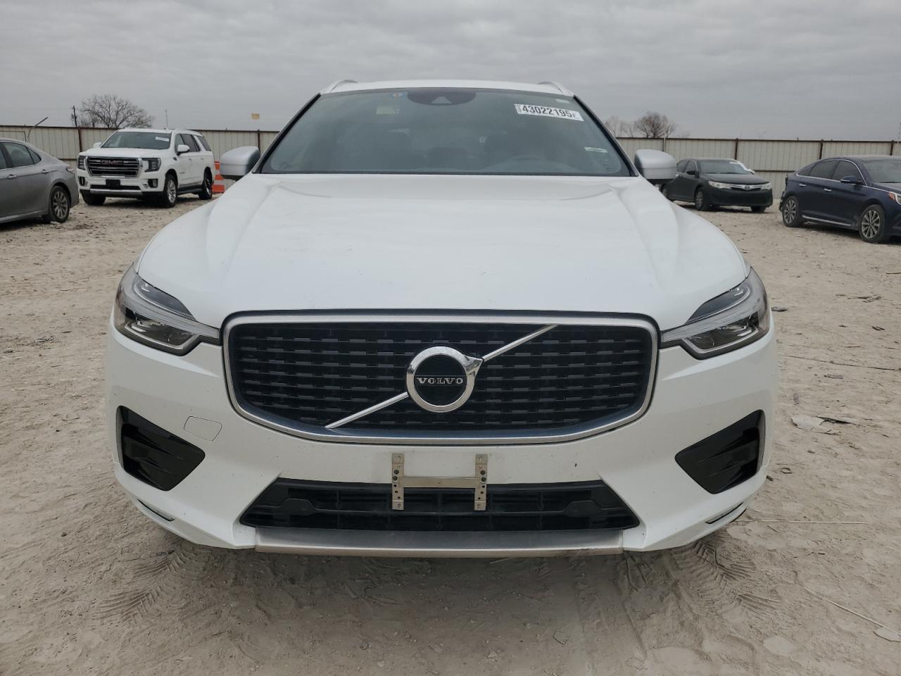 2019 Volvo XC60 VIN LYV102DM5KB219250 Copart auction photo, rear end / side damage thumbnail 5