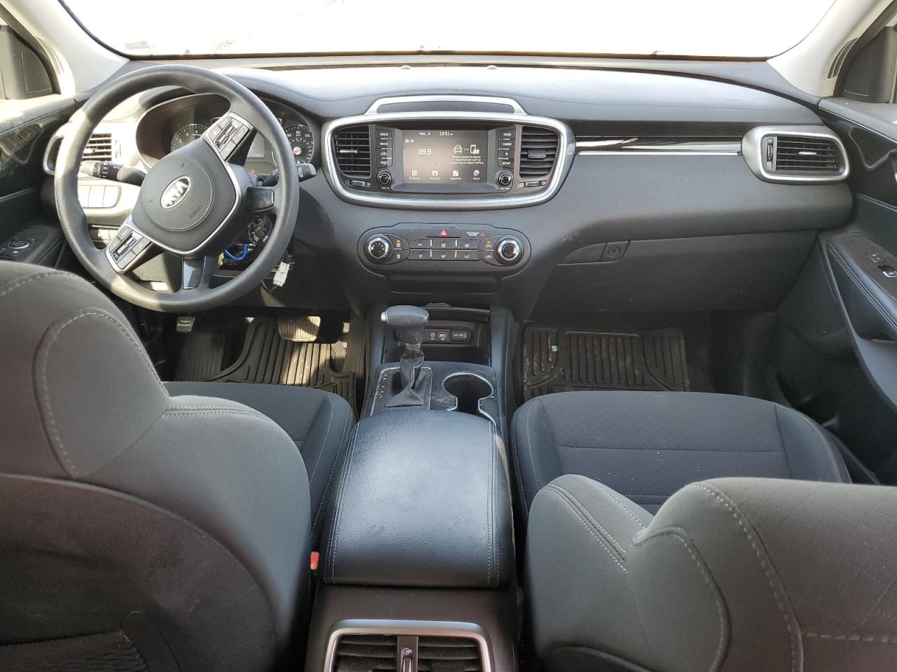 2020 KIA Sorento VIN 5XYPG4A3XLG681048 Copart auction photo, vandalism / front end damage thumbnail 8