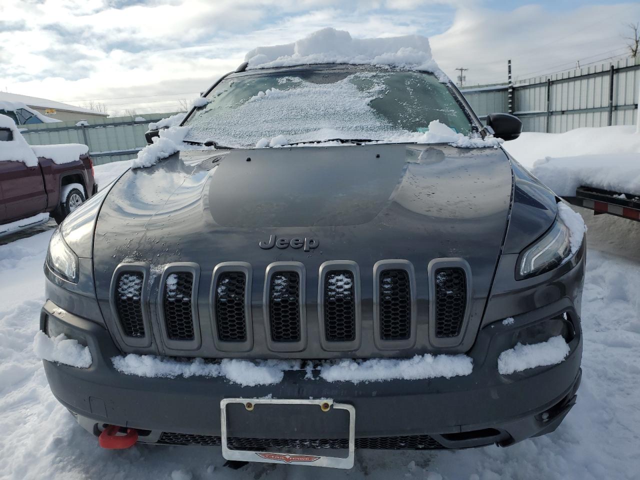 2017 Jeep Cherokee VIN 1C4PJMBSXHW551241 Copart auction photo, front end damage thumbnail 5