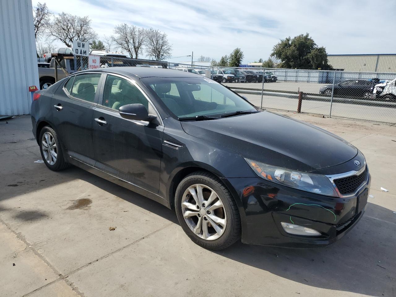 2013 KIA Optima VIN 5XXGM4A77DG222786 Copart auction photo, vandalism / front end damage thumbnail 4