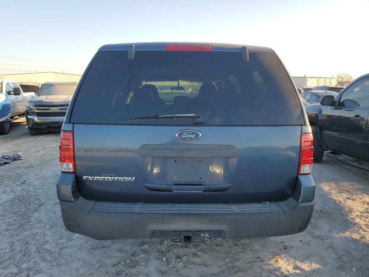 2004 Ford Expedition VIN 1FMRU13W54LA44335 Copart auction photo, front end damage thumbnail 6