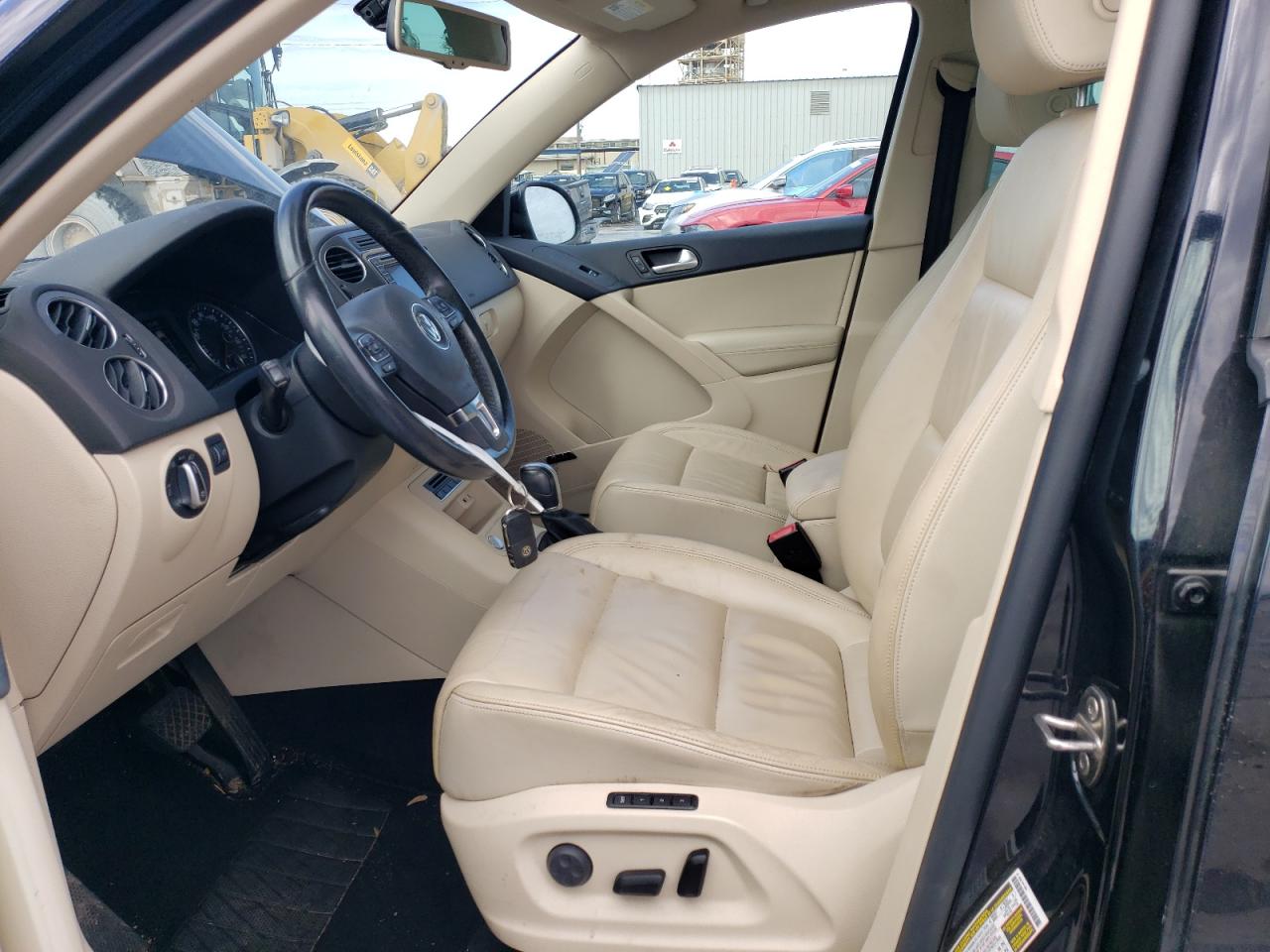 2016 Volkswagen Tiguan VIN WVGAV7AX9GW520131 Copart auction photo, front end damage thumbnail 7