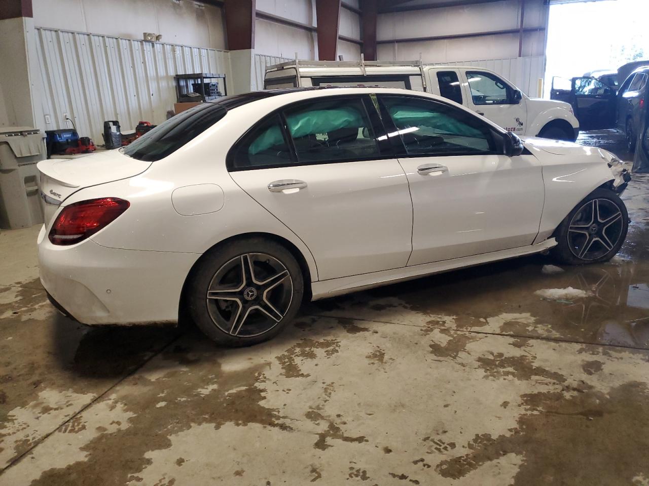 2021 Mercedes-Benz C-klasse VIN W1KWF8EB4MR616390 Copart auction photo, front end / side damage thumbnail 3