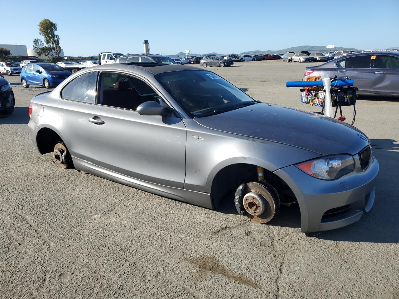 2009 BMW 1er VIN WBAUC73549VK94718 Copart auction photo, stripped / undercarriage damage thumbnail 4