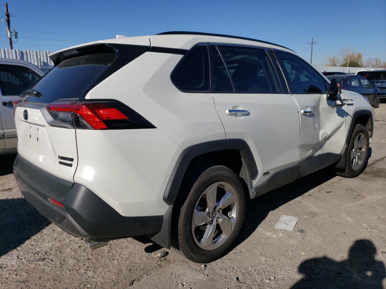 2021 Toyota RAV 4 VIN 4T3D6RFV4MU049131 Copart auction photo, side / front end damage thumbnail 3