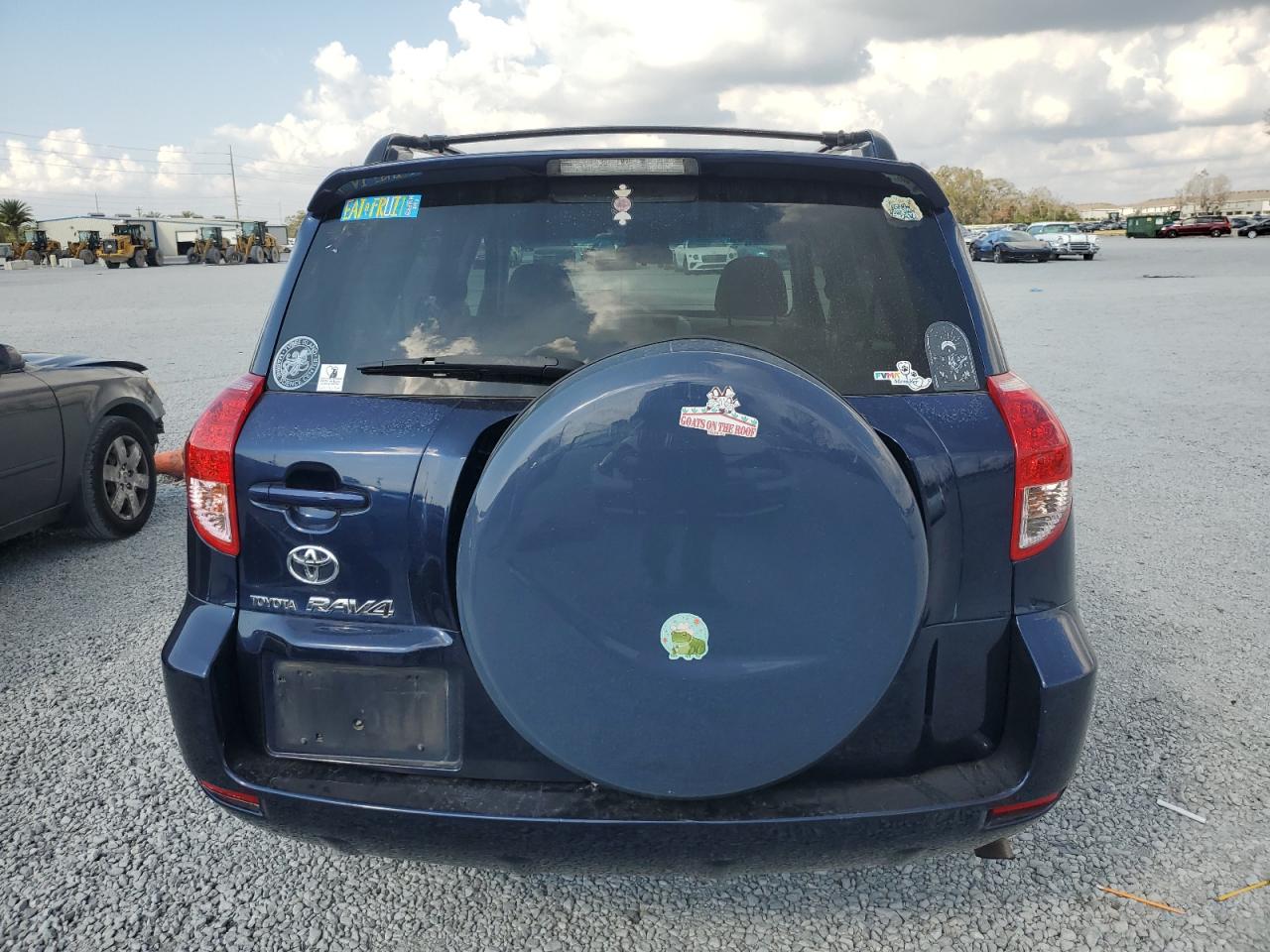 2007 Toyota RAV 4 VIN JTMZD33V775062321 Copart auction photo, front end damage thumbnail 6