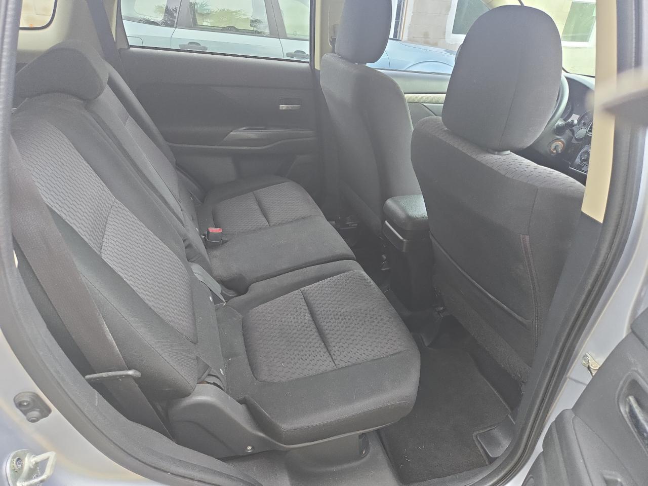 2014 Mitsubishi Outlander VIN JA4AD2A35EZ002675 Copart auction photo, minor dent/scratches / normal wear damage thumbnail 6
