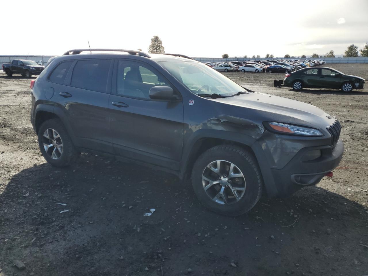 2016 Jeep Cherokee VIN 1C4PJMBS7GW224844 Copart auction photo, front end / side damage thumbnail 4