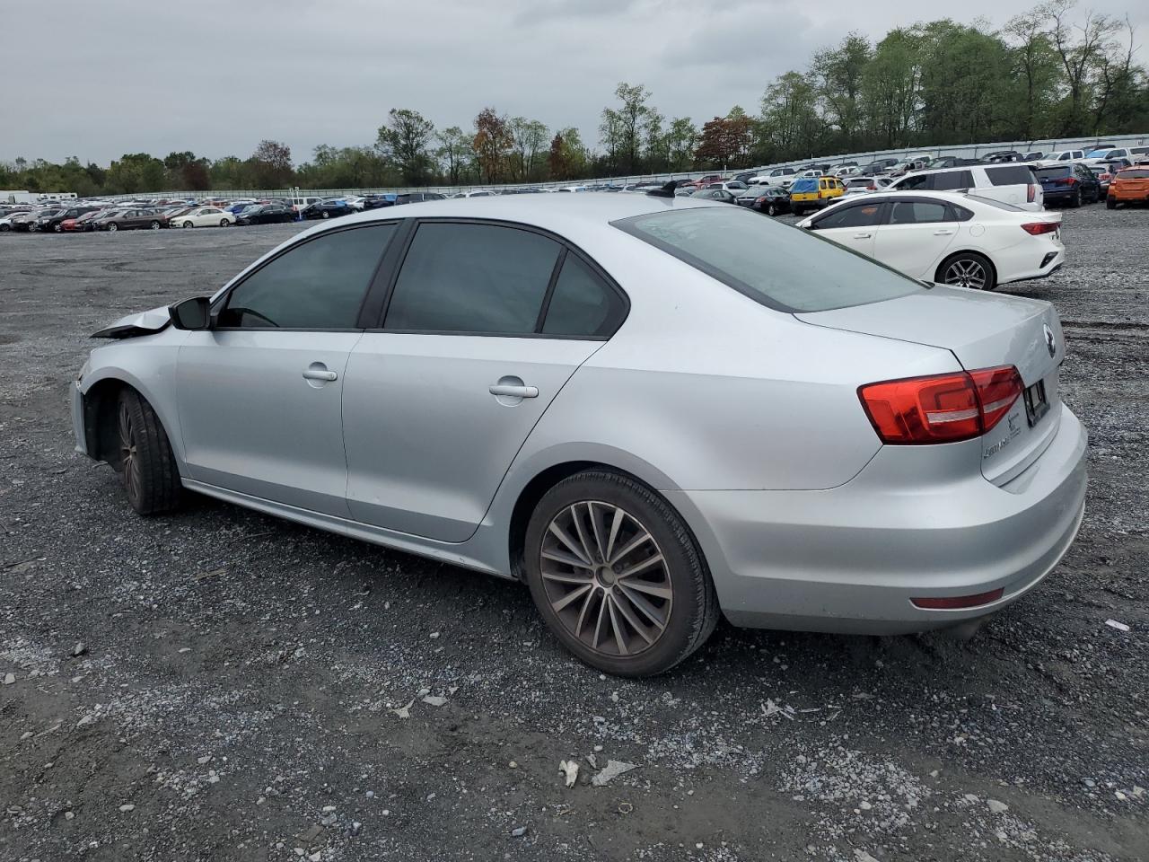 2015 Volkswagen Jetta VIN 3VWD17AJ6FM240588 Copart auction photo, front end damage thumbnail 2