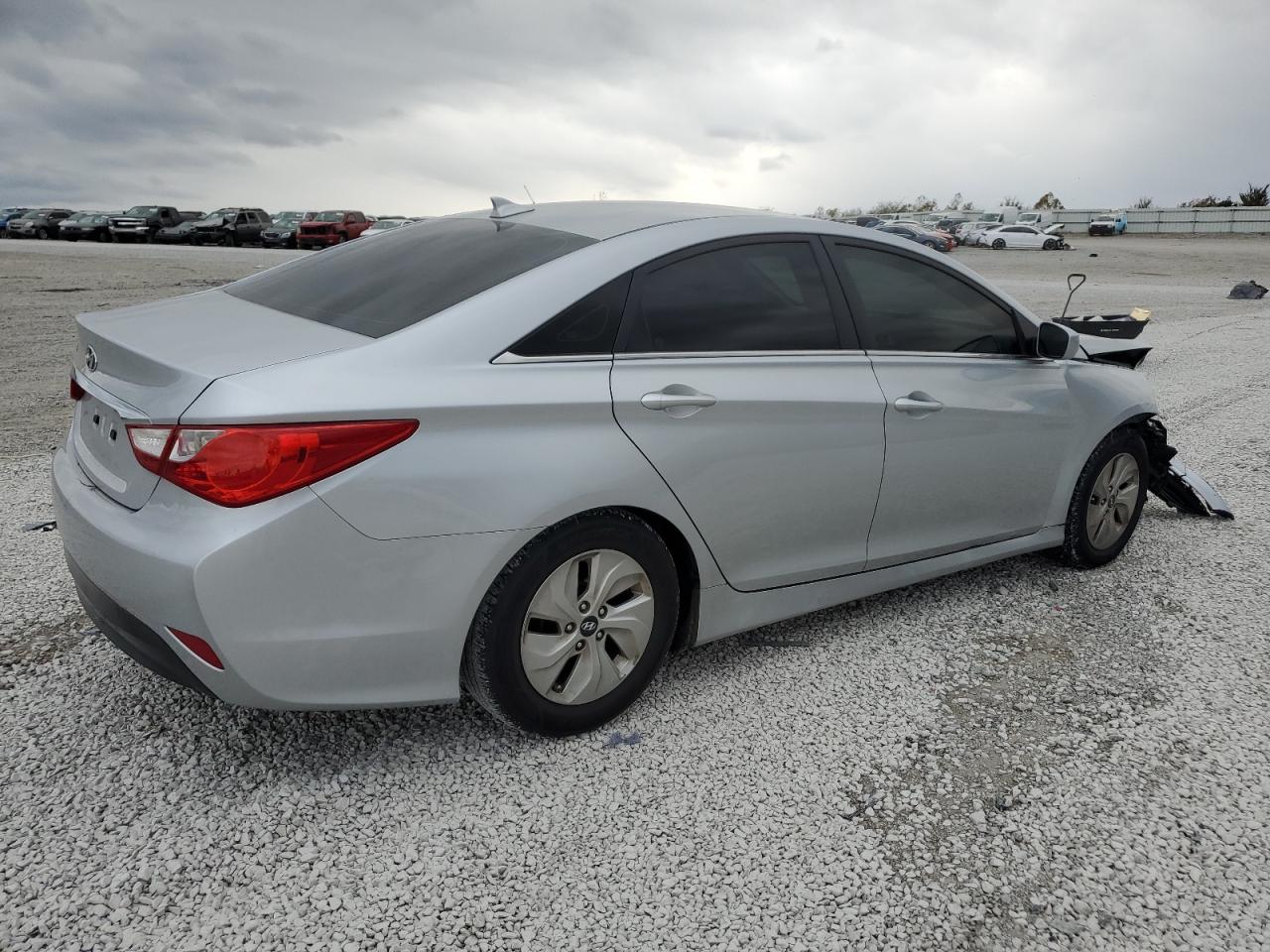 2014 Hyundai Sonata VIN 5NPEB4AC1EH820873 Copart auction photo, front end damage thumbnail 3