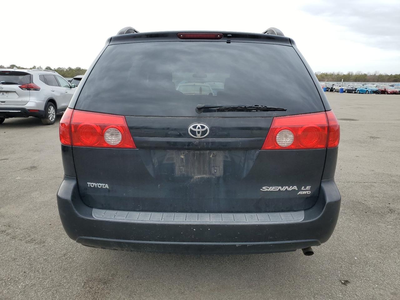 2008 Toyota Sienna VIN 5TDBK23C38S020708 Copart auction photo, front end / minor dent/scratches damage thumbnail 6
