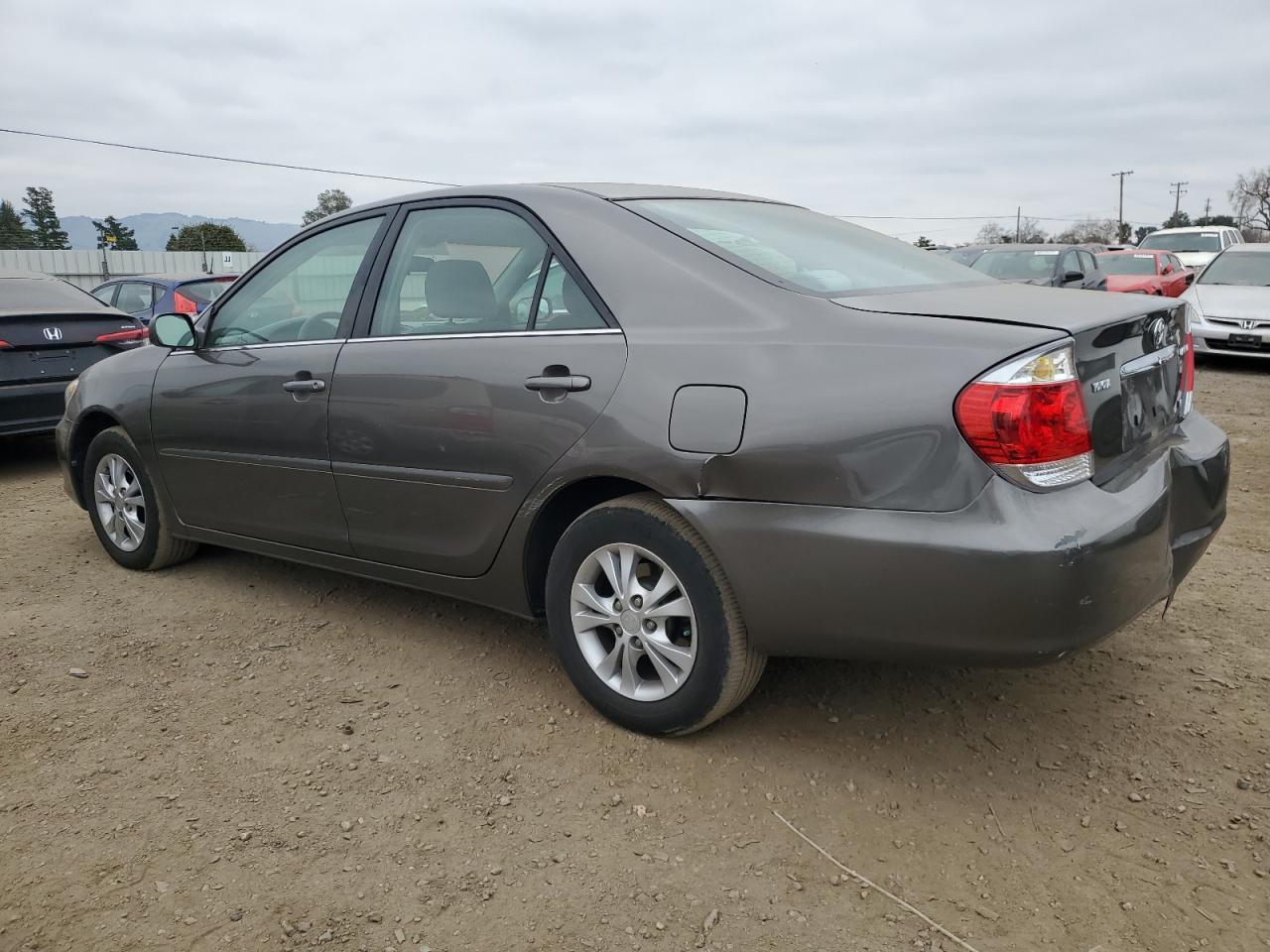 2005 Toyota Camry VIN 4T1BF30K55U595711 Copart auction photo, rear end damage thumbnail 2