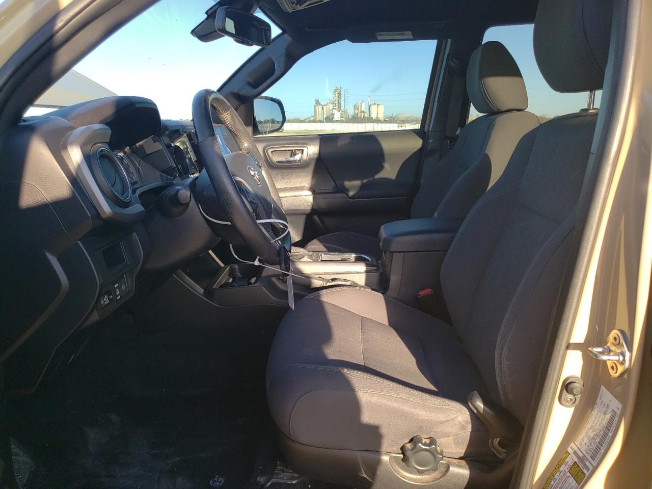 2019 Toyota Tacoma VIN 5TFCZ5AN6KX195221 Copart auction photo, rear end damage thumbnail 7