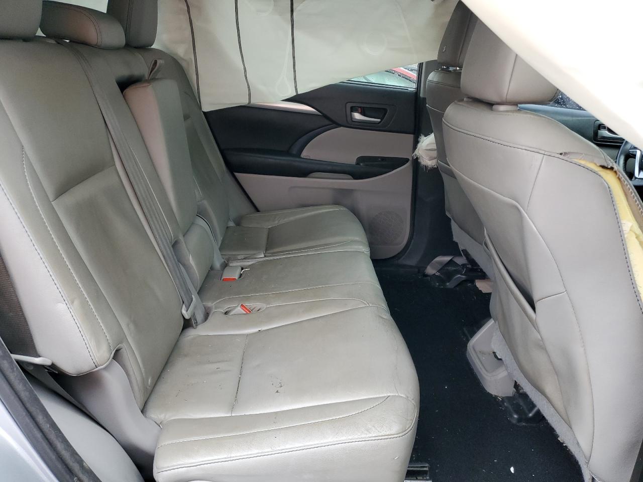 2016 Toyota Highlander VIN 5TDJKRFH1GS504841 Copart auction photo, front end damage thumbnail 11